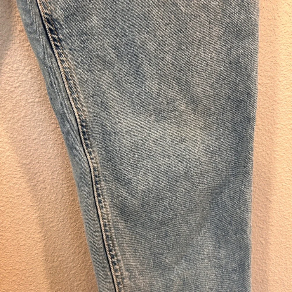 HM Mom High Waist Jeans Light Blue Wash Raw Hem Tapered Leg Womens Size 8